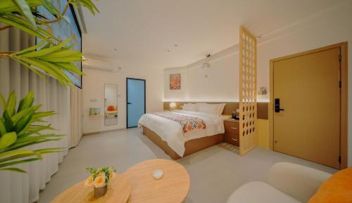 Deluxe Queen Room
