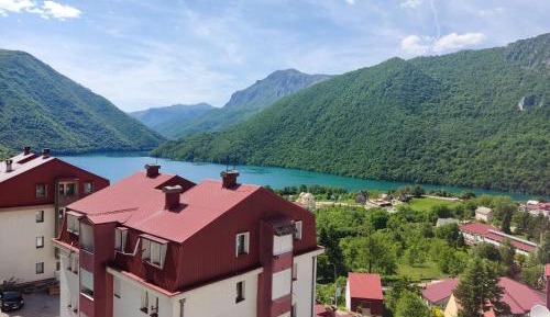 One-Bedroom Apartment with Balcony and Mountain View  
