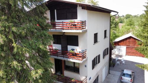 One-Bedroom Apartment with Balcony (2 Adults)
