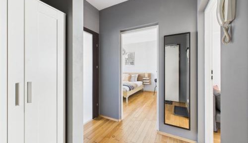 One-Bedroom Apartment with Balcony