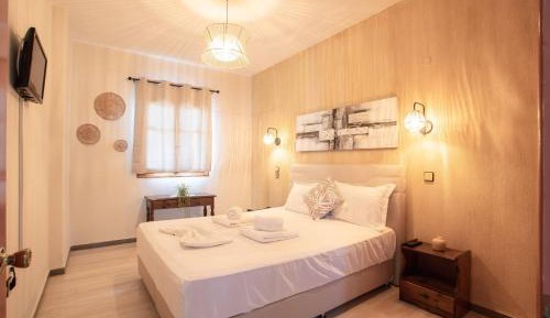 One-Bedroom Apartment with Balcony