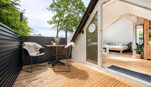 Apartment with Bathroom
