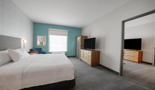 One-Bedroom King Suite - Hearing Accessible
