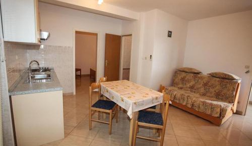 One-Bedroom Apartment with Balcony