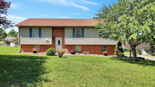 Four-Bedroom Holiday Home