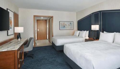 Queen Room with Two Queen Beds and Roll-in Shower - Mobility Accessible