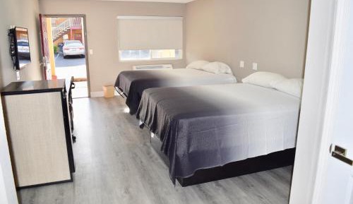 Queen Room with Two Queen Beds - Non-Smoking