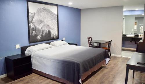 King Room - Non-Smoking