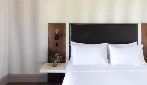 Heritage Queen Room
