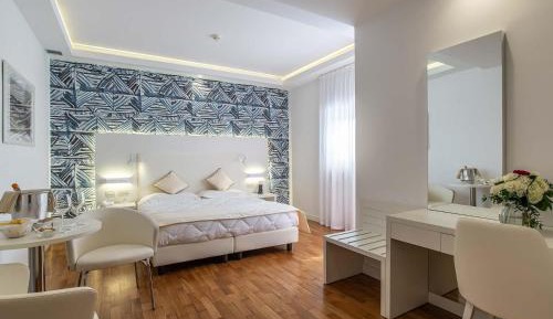 Triple Room with Terrace and Sea View