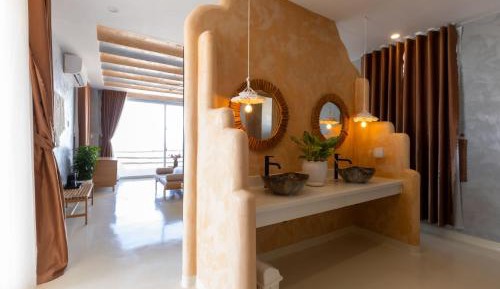 King Suite with Sea View