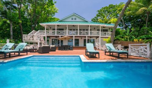 Four-Bedroom Holiday Home