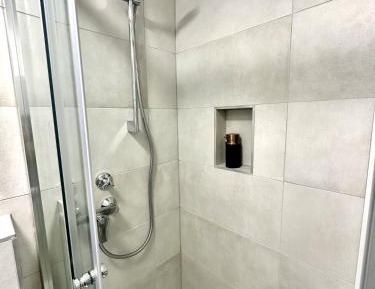 Quadruple Room with Private Bathroom