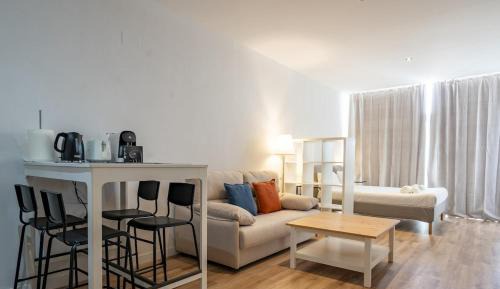 Studio Apartment with One Double Bed