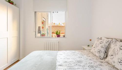 Twin Room with Shared Bathroom
