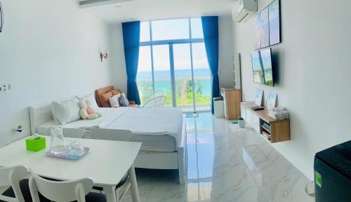 Studio with Sea View