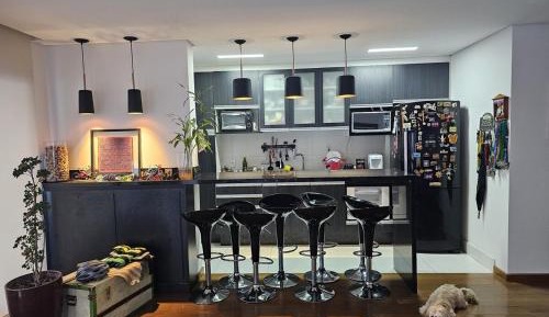 Deluxe One-Bedroom Apartment