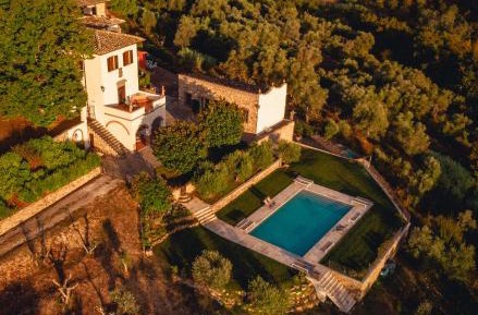 Two-Bedroom Deluxe Apartment