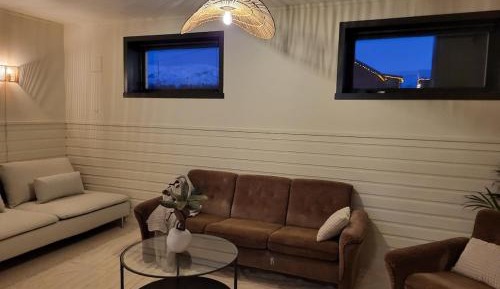 Two-Bedroom Apartment with Mountain View