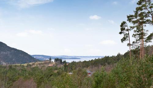 Three-Bedroom Vacation Home 