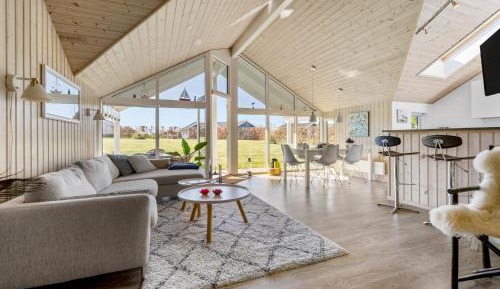 Three-Bedroom Holiday Home 