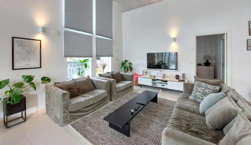 Three-Bedroom Holiday Home 