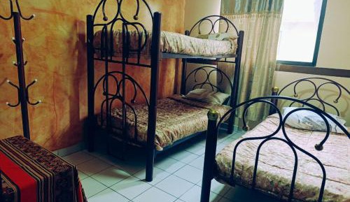 Basic Triple Room with Shared Bathroom