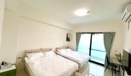 Quadruple Room with Private Bathroom