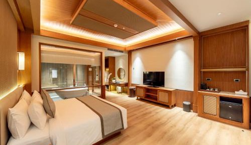 Suite with Jungle View