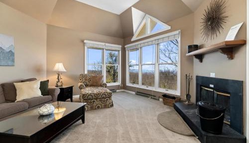 Five-Bedroom Apartment