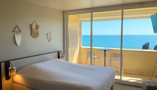 Deluxe Double Room with Balcony and Sea View