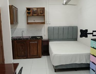 Studio Apartment with One Double Bed