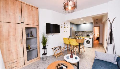 One-Bedroom Apartment with Balcony