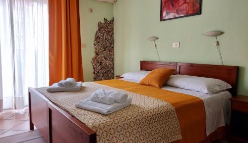 Triple Room with Private Bathroom