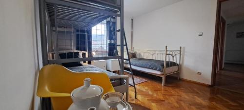 Basic Triple Room with Shared Bathroom