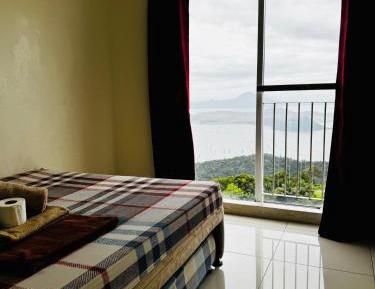 Apartment with Lake View