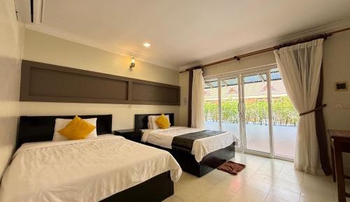 Twin Room with Private Bathroom