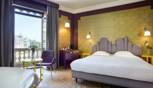 Deluxe Room with Comedie Square View