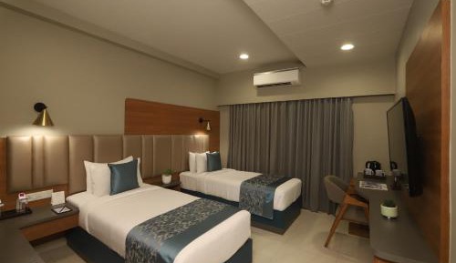 The pool with a view is the standout feature of this apartment. Boasting a private entrance, this air-conditioned apartment comes with 1 living room, 1 separate bedroom and 1 bathroom with a walk-in shower and a bidet. Guests can make meals in the kitchen
