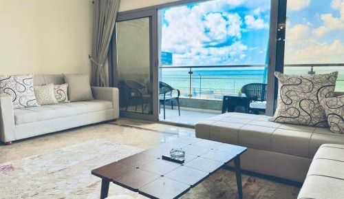 Four-Bedroom Deluxe Apartment