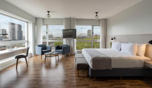 Premium River View