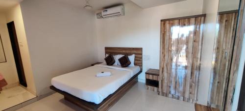 Single Room with Bathroom