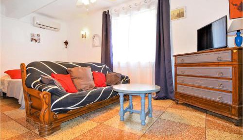 Two-Bedroom Holiday Home