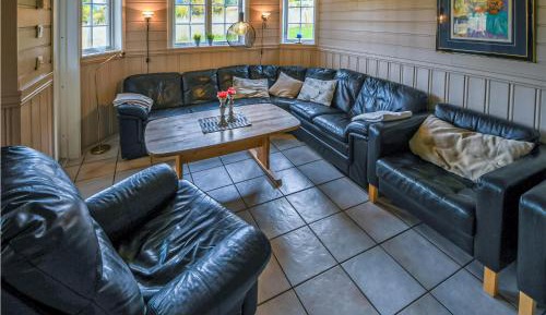 Five-Bedroom Holiday Home