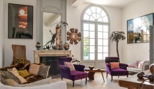 Eight-Bedroom Holiday Home