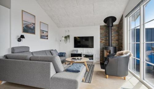 Three-Bedroom Holiday Home 
