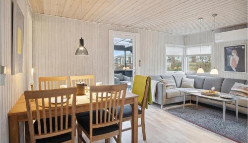 Three-Bedroom Holiday Home 