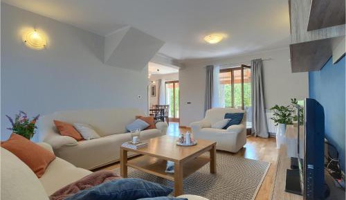 Three-Bedroom Vacation Home 