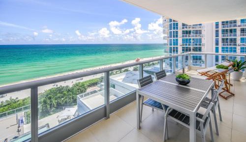 Luxury Beachfront Apartment 