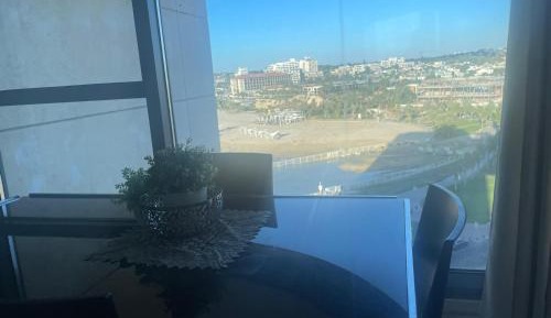 Apartment with Pool View 
